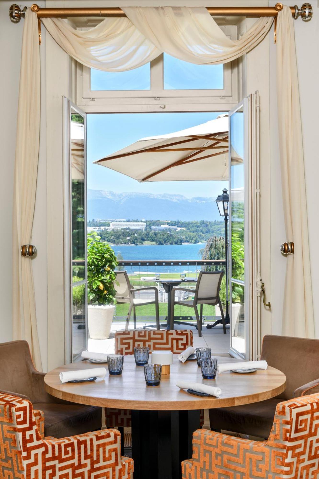 Hotel Parc Des Eaux Vives 4*