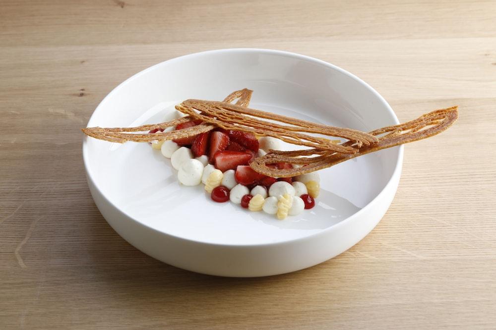 Parc Des Eaux Vives 4*