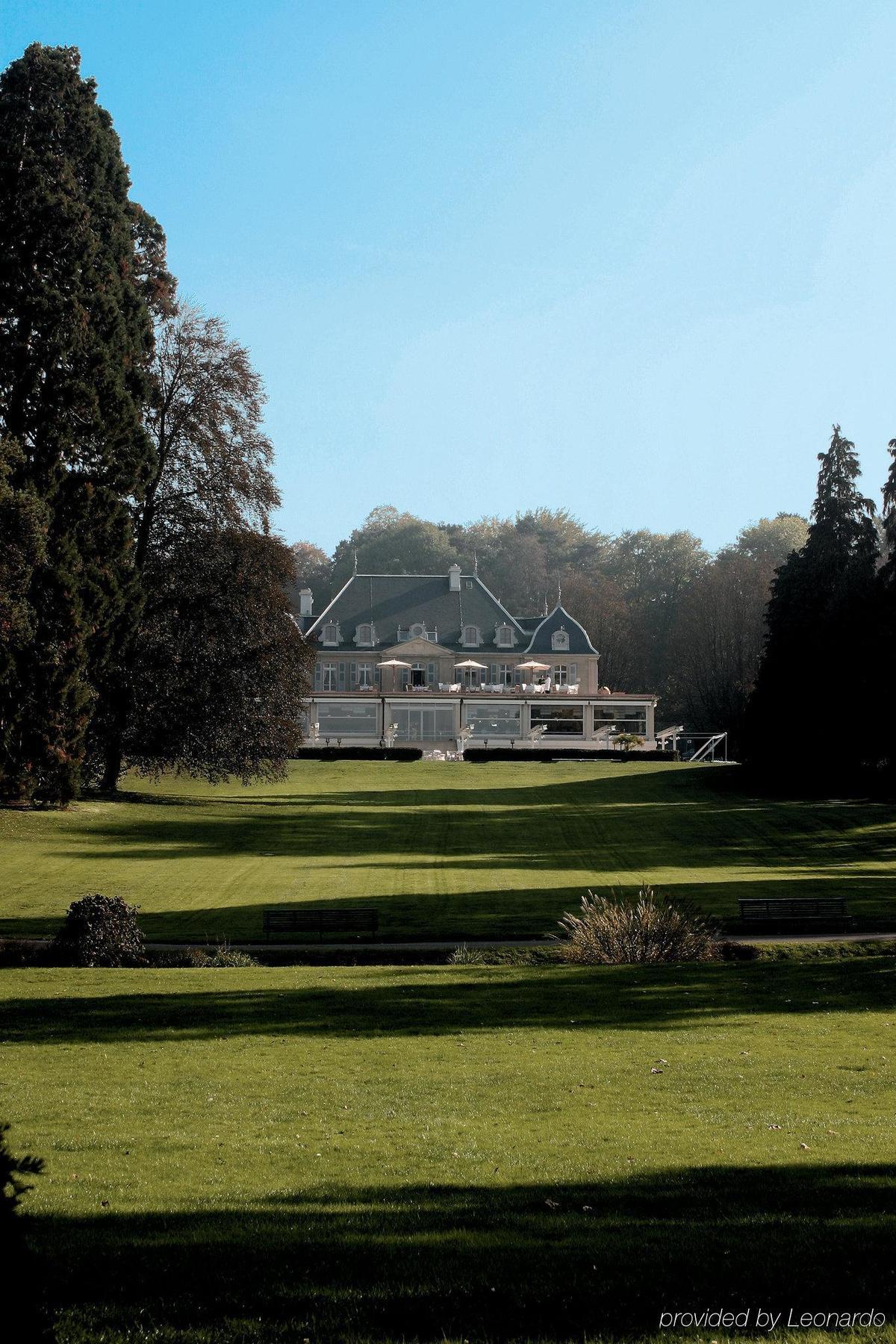 Parc Des Eaux Vives Hotel 4*