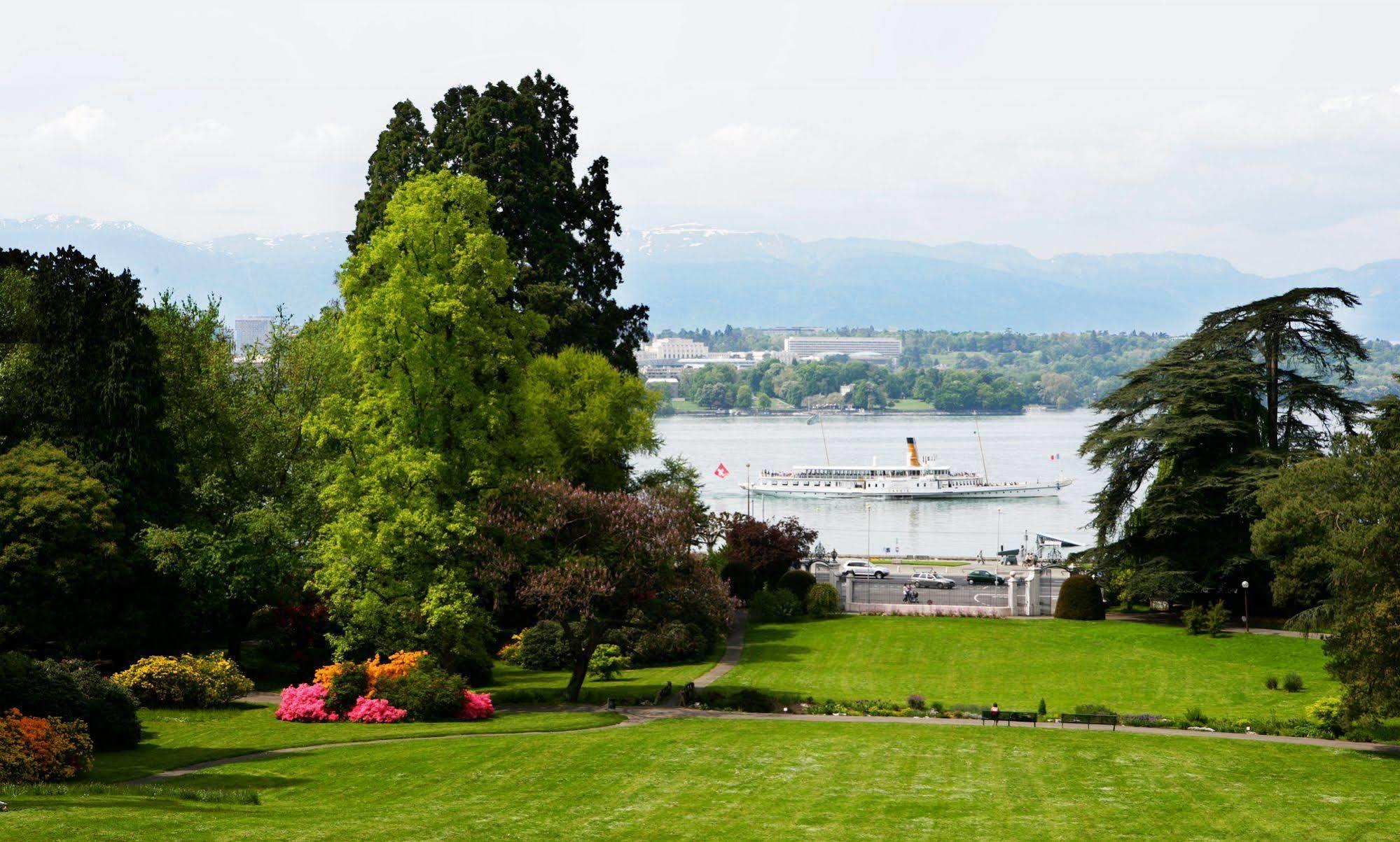 Hotel Parc Des Eaux Vives 4*