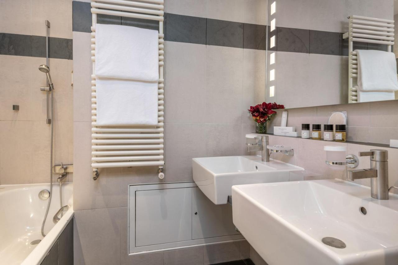 Hotel Parc Des Eaux Vives 4*