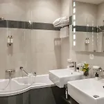 Hotel Parc Des Eaux Vives 4*