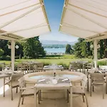 Parc Des Eaux Vives Hotel 4*