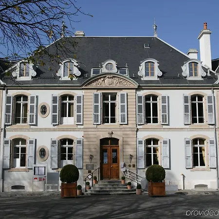 Résidence Parc Des Eaux Vives Hotel