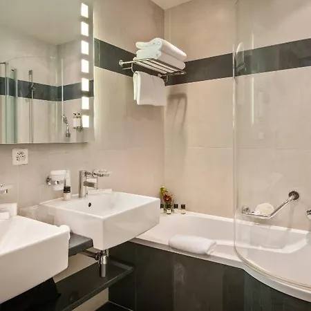 Hotel Résidence Parc Des Eaux Vives 4*