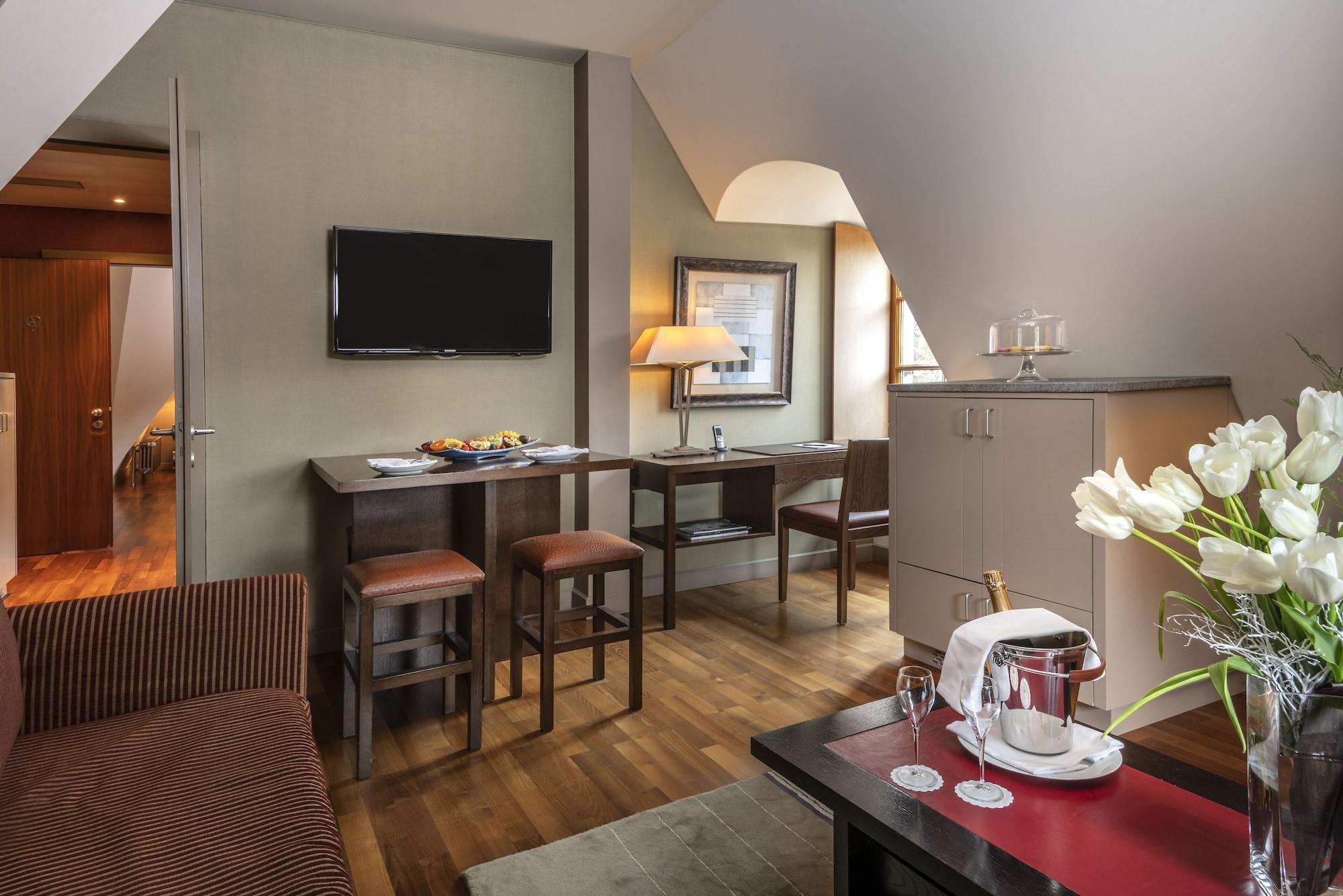 Résidence Parc Des Eaux Vives Hotel 4*