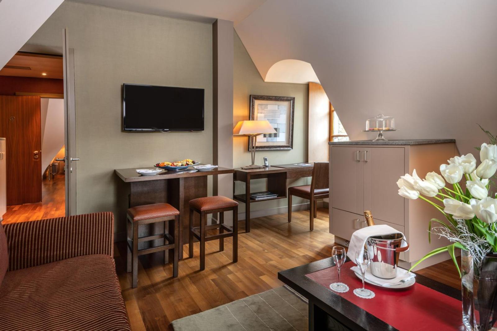 Parc Des Eaux Vives Hotel 4*