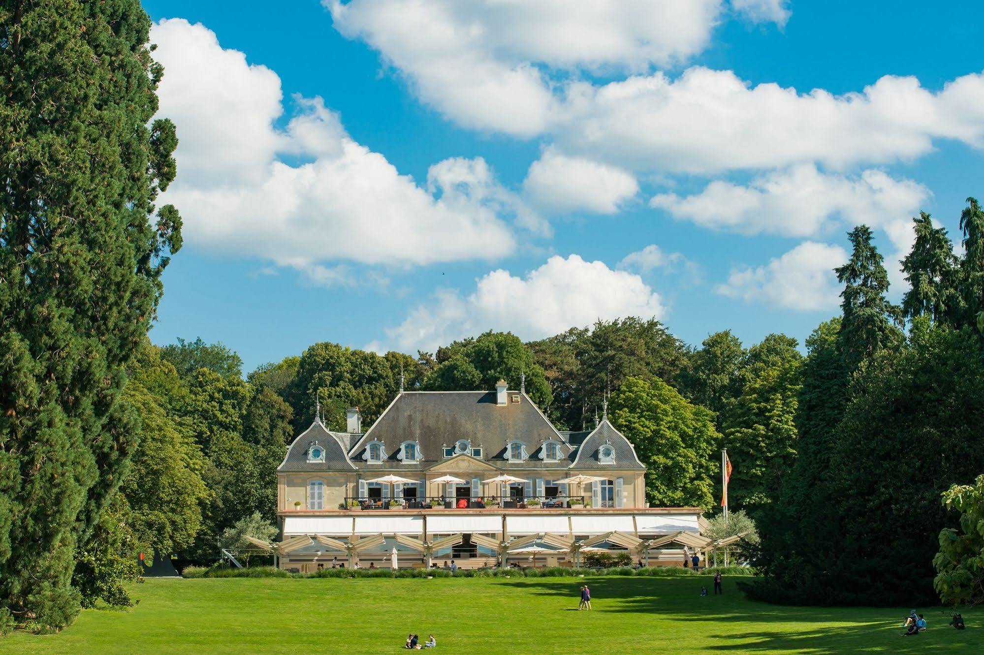 Parc Des Eaux Vives Hotel